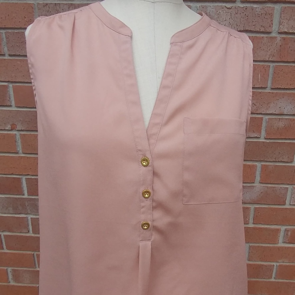 FOREVER 21 NUDE V- NECK TANK - NEW WITHOUT TAG